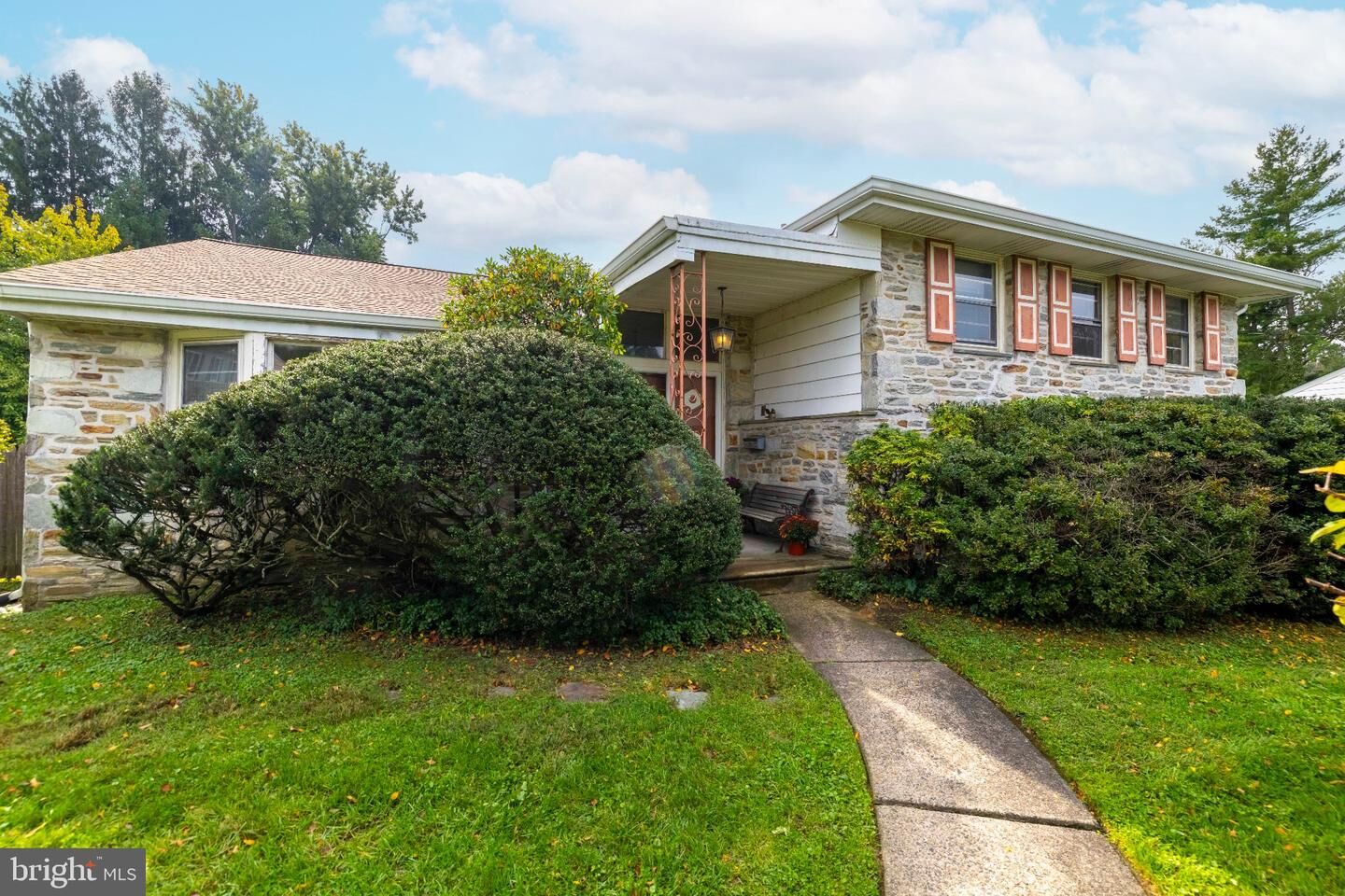 Property Photo:  2004 Lodges Lane  PA 19075 