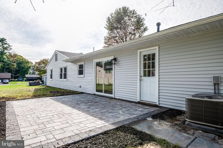 Property Photo:  64 Twisting Lane  NJ 08046 
