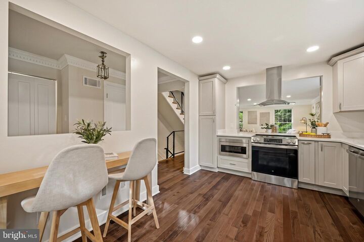 Property Photo:  10923 Wickshire Way K5  MD 20852 