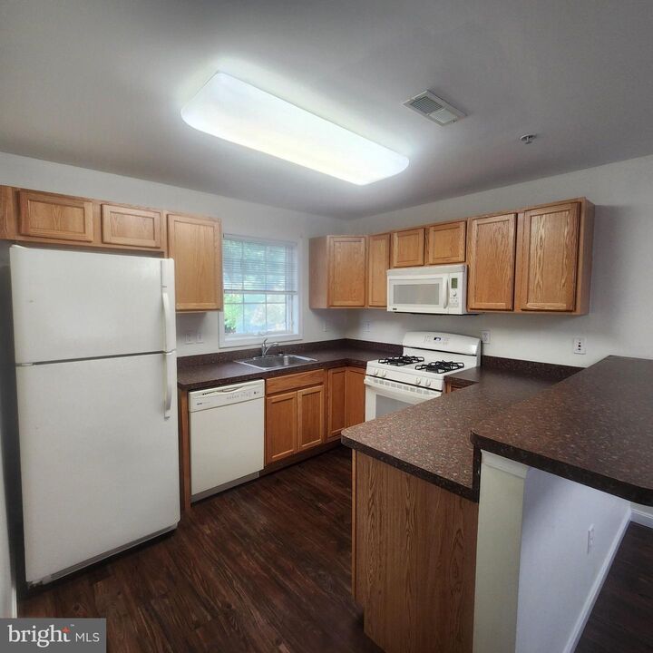 Property Photo:  1520 Postal Road 202  MD 21619 