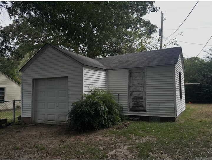 Property Photo:  3424 N Olive Street  AR 72116 