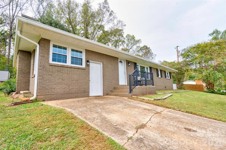 Property Photo: 468 Edwards Street NC 28139