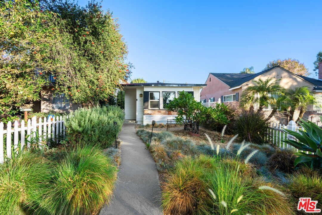 Property Photo: 1419 W Clark Ave CA 91506