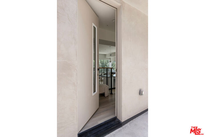 Property Photo:  172 S Avenue 58  CA 90042 