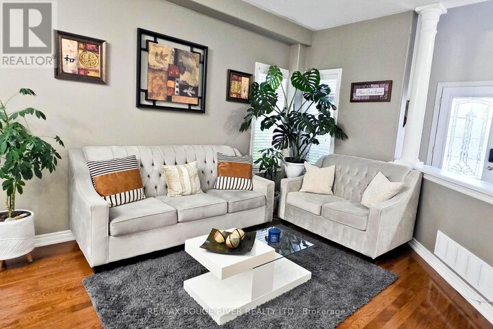 Property Photo:  71 Sweetnam Drive  ON K9V 0A7 