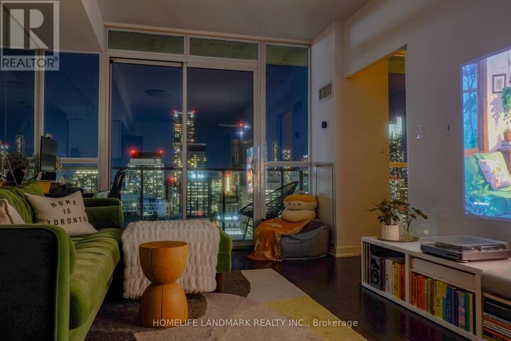 Property Photo:  126 Simcoe Street 3306  ON M5H 4E6 