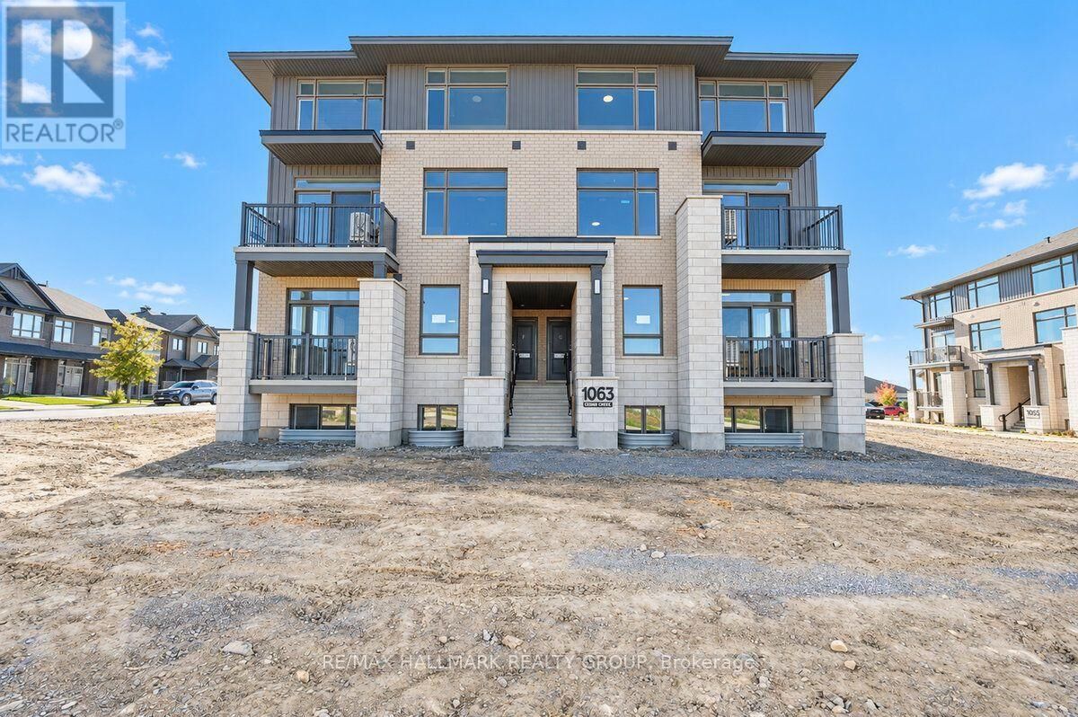 Property Photo: 1063 Cedar Creek Dr Drive ON K1X 0G3
