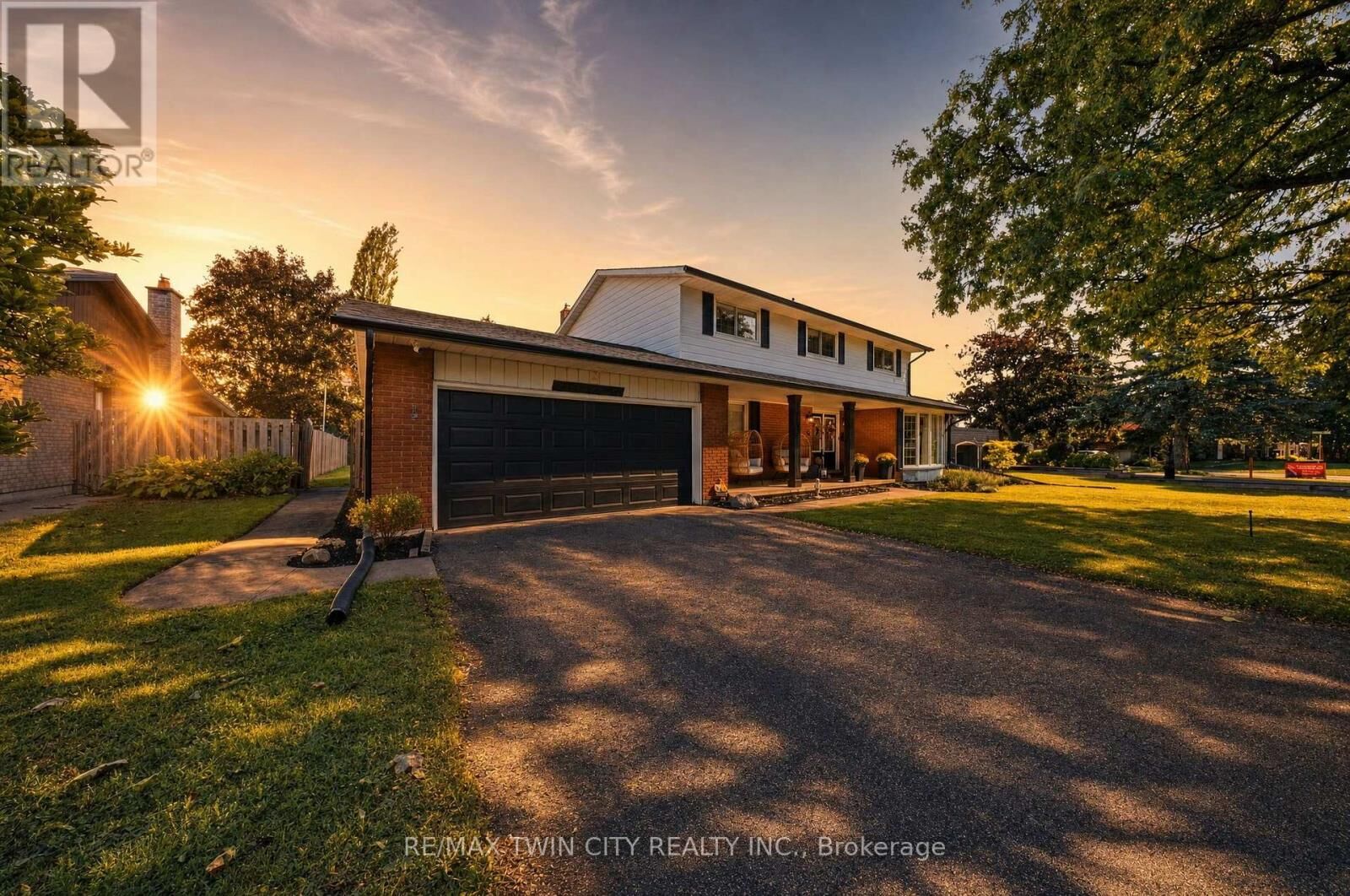 Property Photo:  25 Cedarland Drive  ON N3R 6G9 