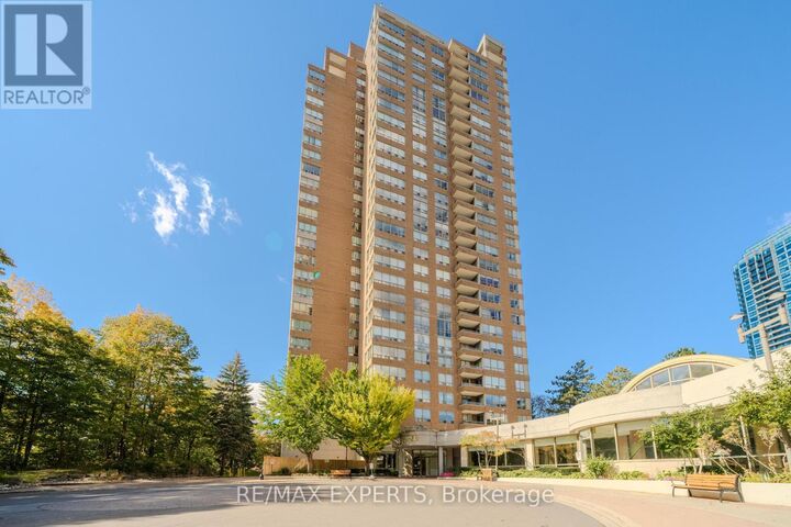 Property Photo:  215 Wynford Drive 802  ON M3C 3P5 