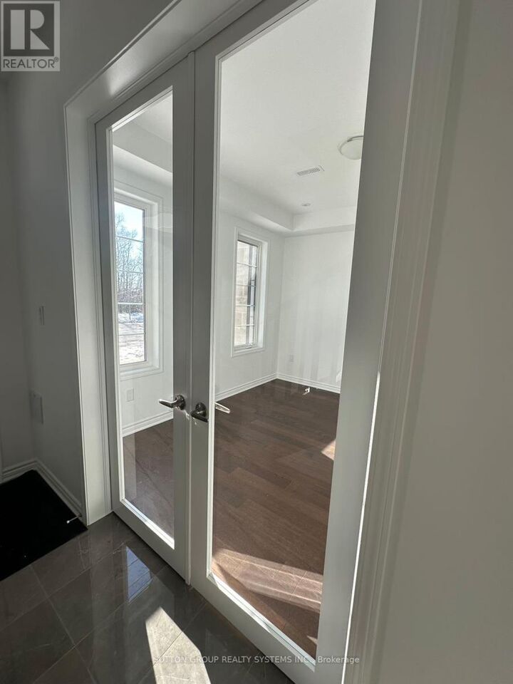 Property Photo:  157 Settlers Road  ON L6H 7X7 
