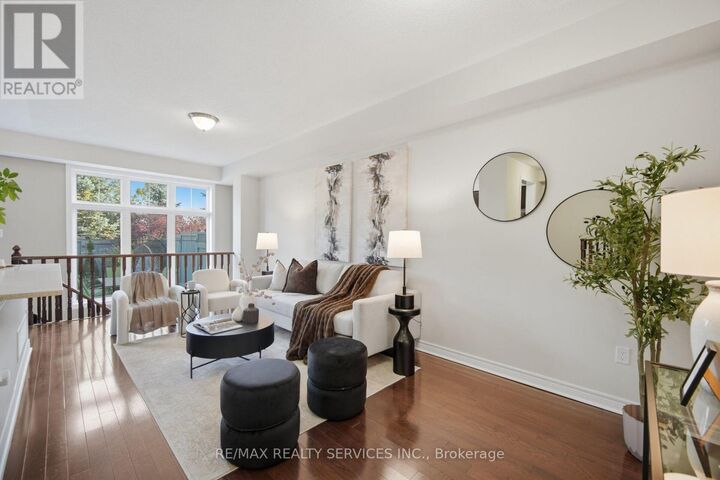 Property Photo:  9 Aspenview Avenue  ON L7C 3P9 