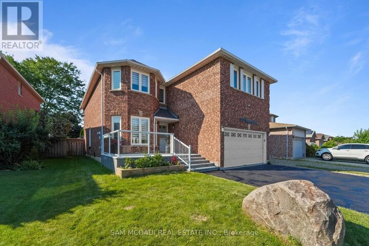 Property Photo:  3071 Bayberry Drive  ON L5N 6P1 