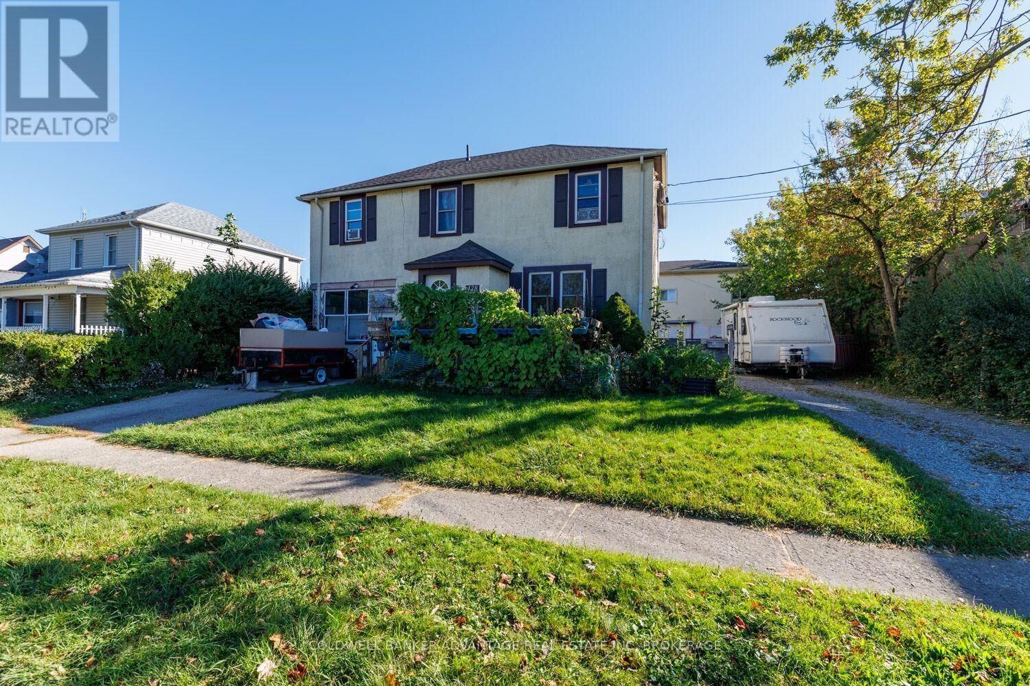Property Photo:  428 Wallace Avenue North  ON L3B 1R2 