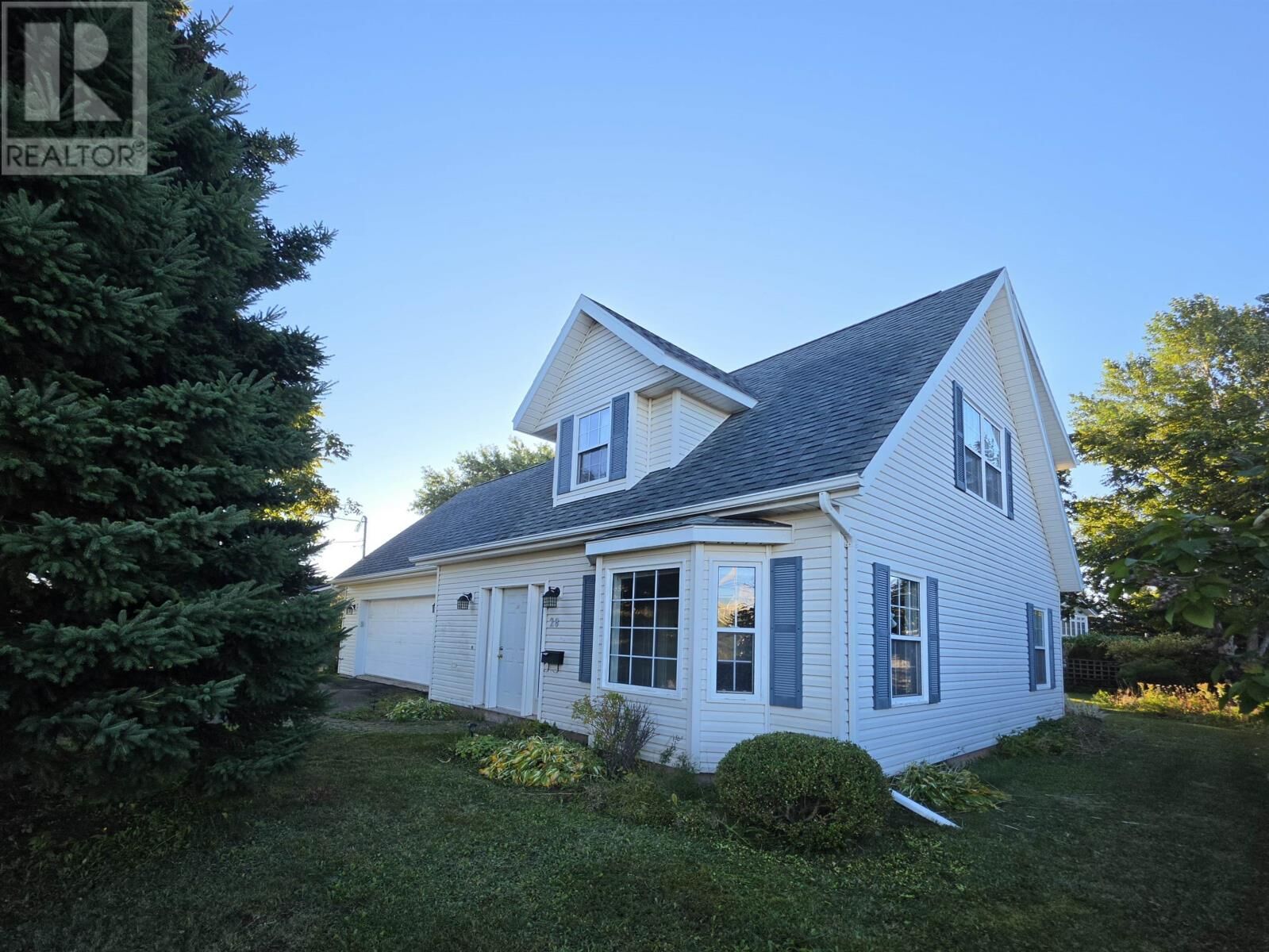 Property Photo:  28 Arcona Drive  PE C1A 8C9 