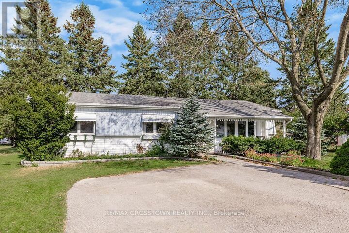 Property Photo: 2 Tamarack Court ON L9S 1M8