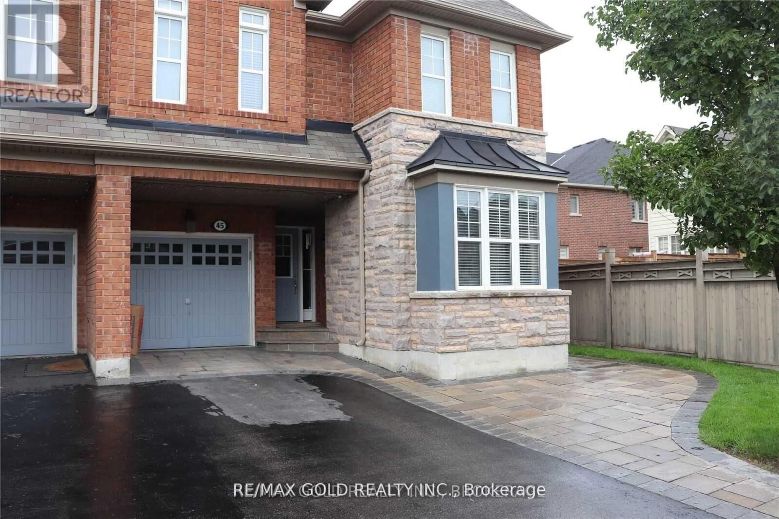 Property Photo: 45 Biddens Square ON L6P 3P9