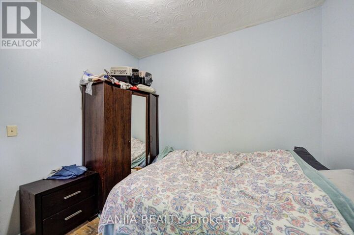 Property Photo:  1063 Dufferin Street  ON M6H 4B5 