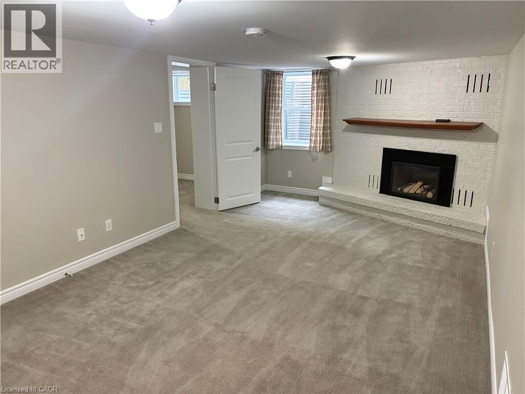 Property Photo:  206 Dixon Street  ON N2G 3E9 