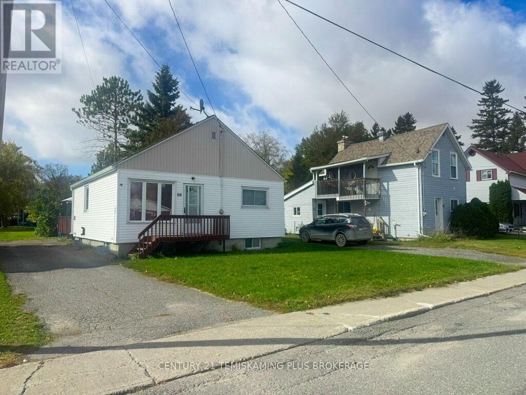 Property Photo:  88 Katherine Street  ON P0J 1P0 