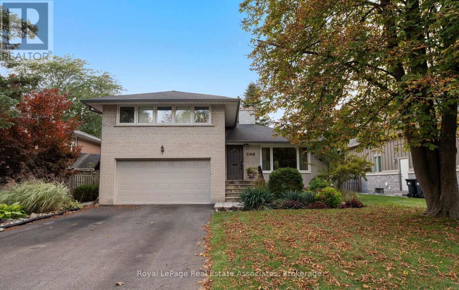 Property Photo:  3108 O'Hagan Drive  ON L5C 2C6 
