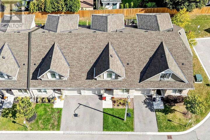 Property Photo:  19 Braida Lane 10  ON L7J 0B7 