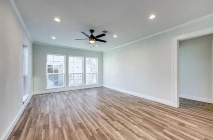 Property Photo:  908 W Washington Street  TX 75426 