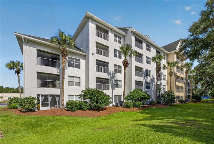 Property Photo:  4276 Calinda Lane Apt 114  FL 32578 