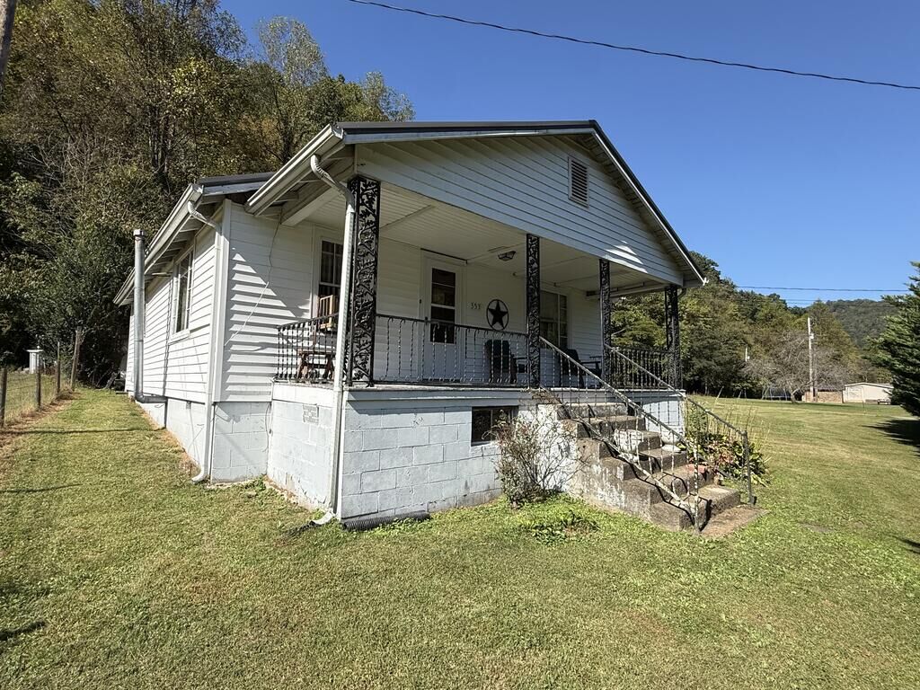Property Photo:  353 Caney Hwy  KY 41501 