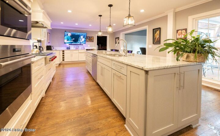 Property Photo: 514 Jarvis Ln KY 40207