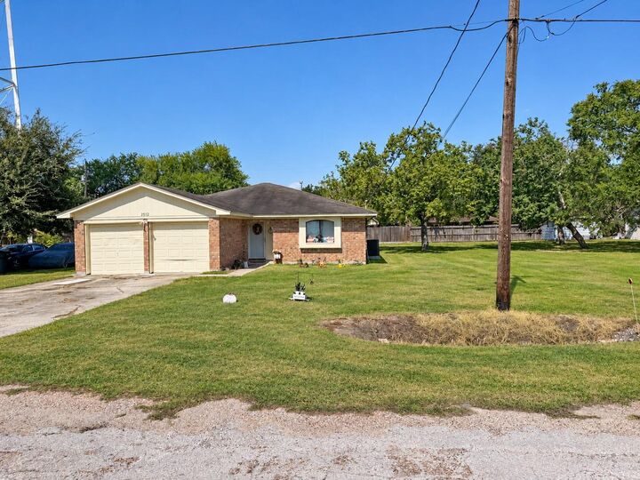 Property Photo: Lot 4 Stonewall TX 77568