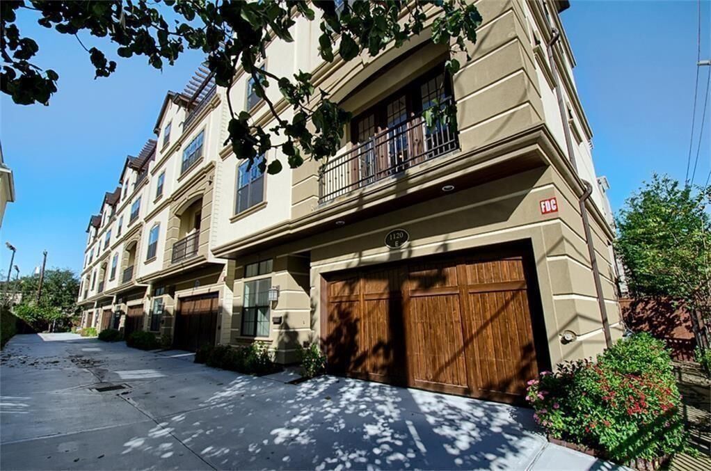 Property Photo: 1120 Columbus Street D TX 77019