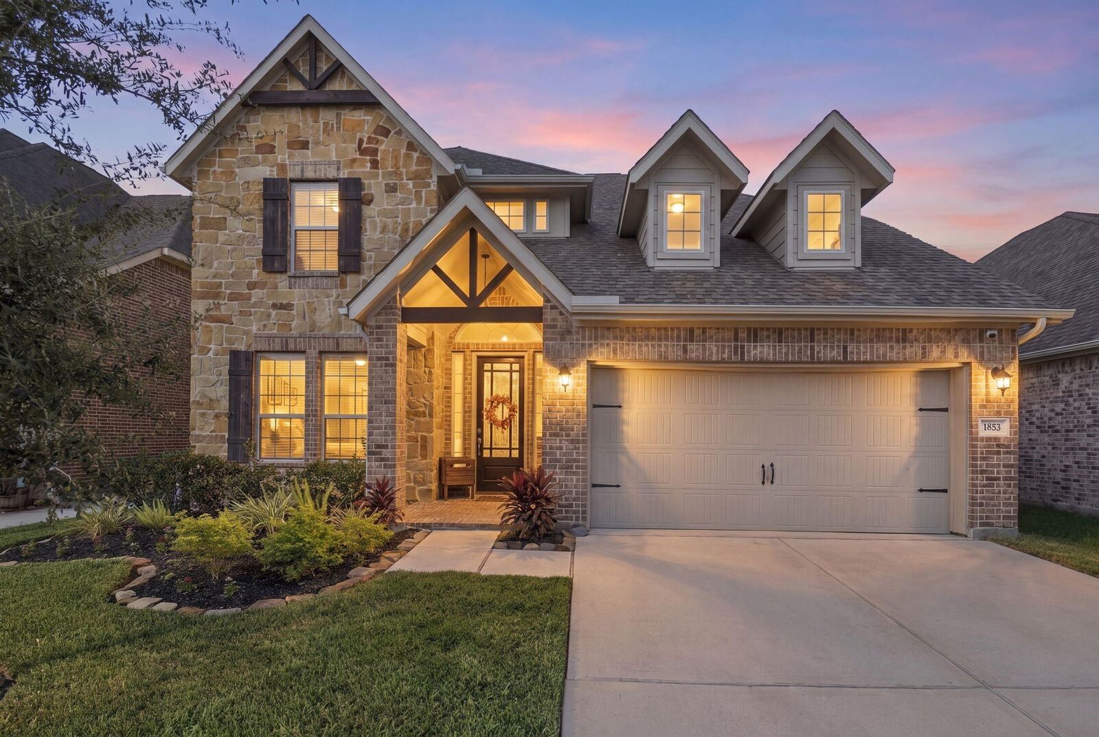 Property Photo: 1853 Kenley Way TX 77511
