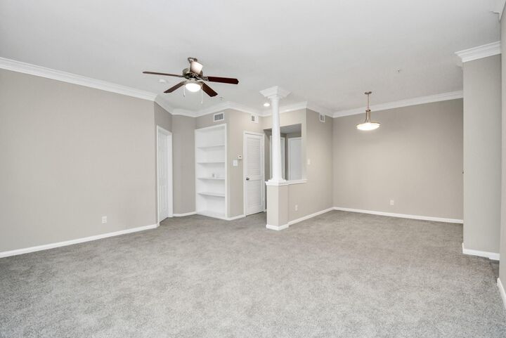 Property Photo:  2222 Maroneal Street 0624  TX 77030 