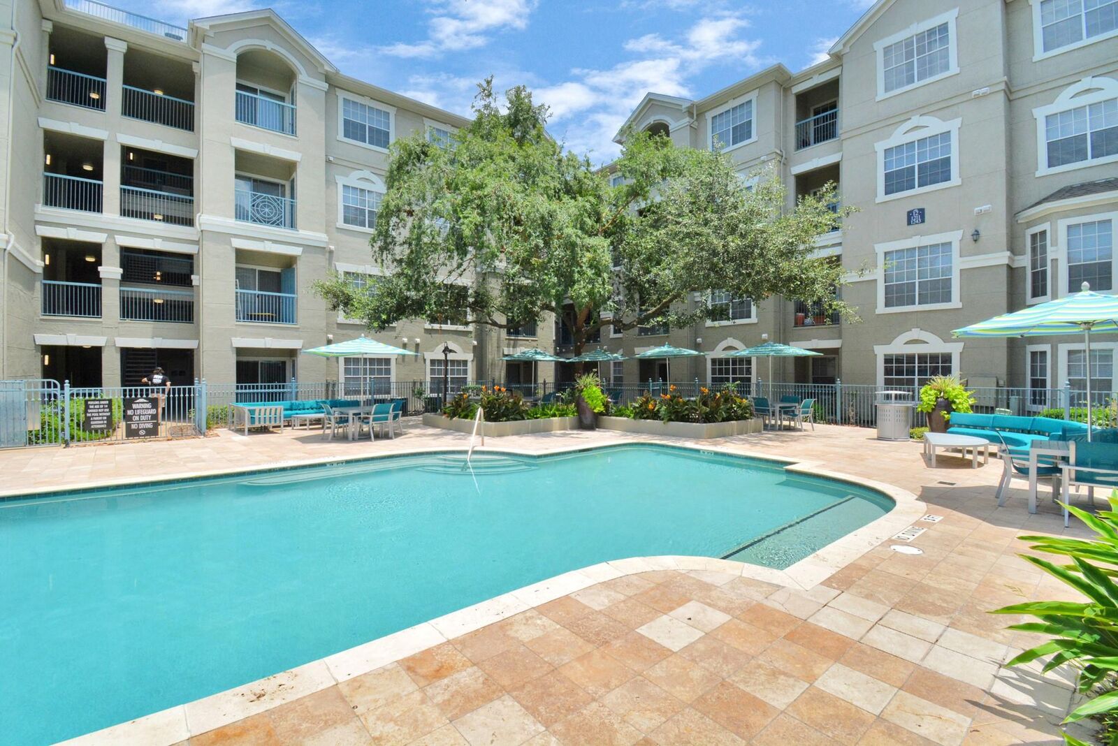 Property Photo: 2222 Maroneal Street 0521 TX 77030