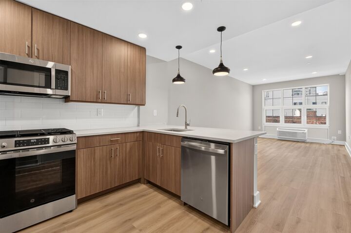 Property Photo:  72 Vroom St 401  NJ 07306 