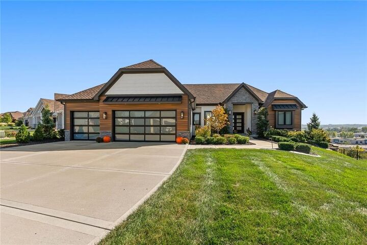 Property Photo:  2351 NW Riverview Drive  MO 64150 
