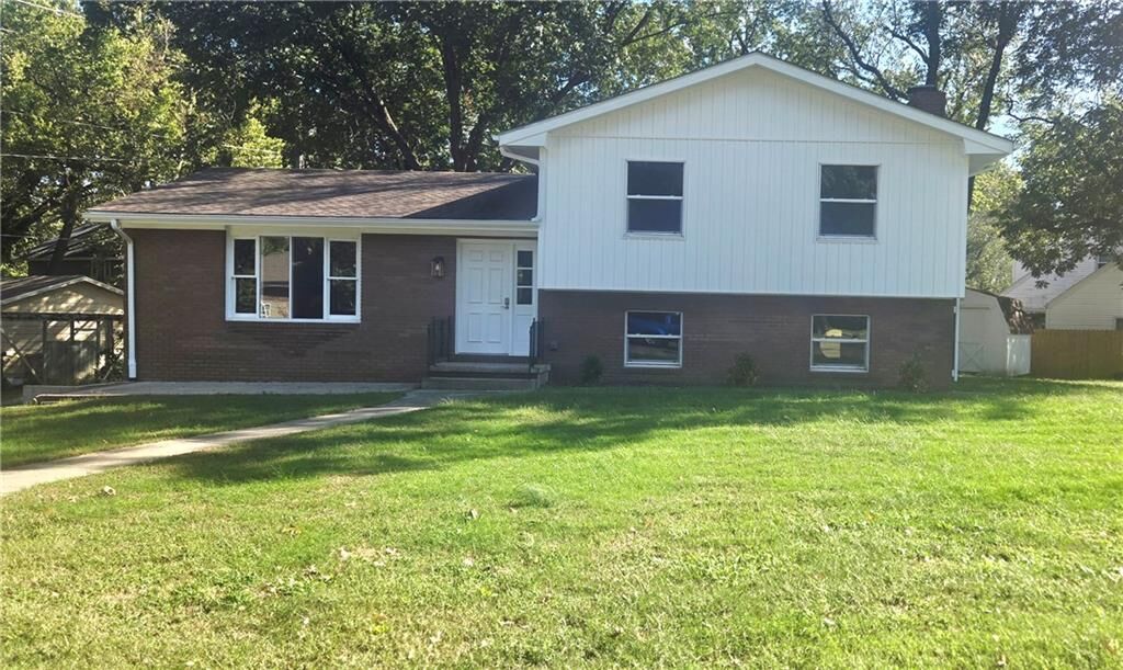 Property Photo: 409 Grandview Heights N/A KS 66762