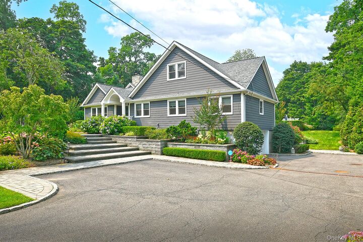 Property Photo:  31 Huntington Bay Road  NY 11743 