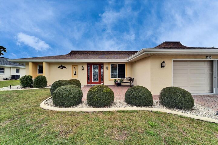Property Photo:  1710 New Bedford Drive  FL 33573 