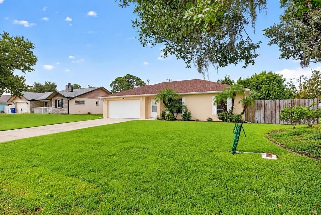 Property Photo: 2316 Willow Oak Drive FL 32141