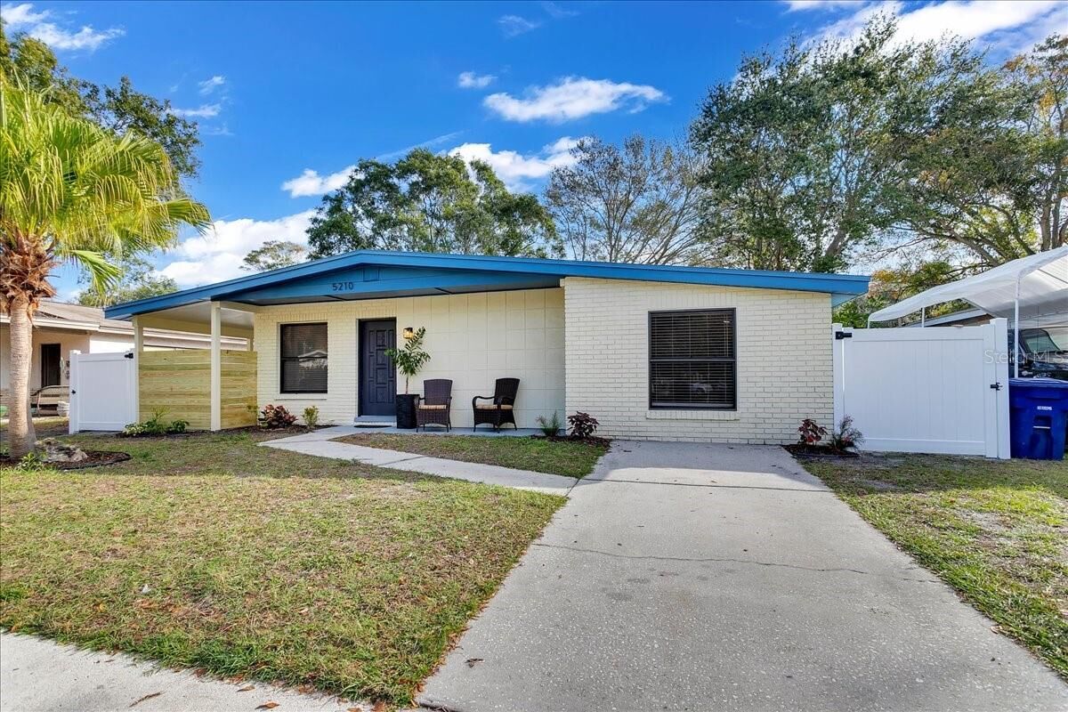 Property Photo: 5210 S Zion Street FL 33611
