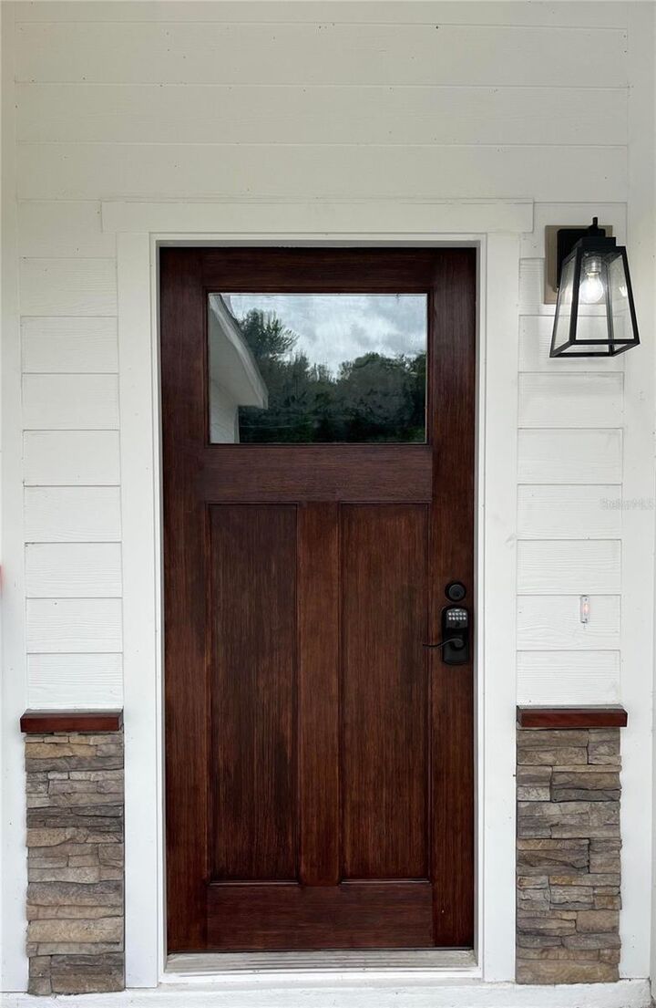 Property Photo:  