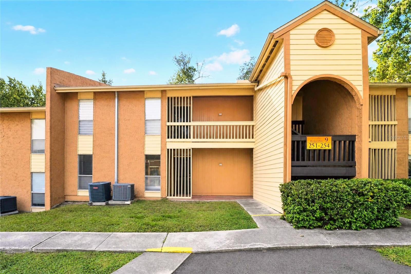 Property Photo:  1810 NW 23rd Boulevard 252  FL 32605 