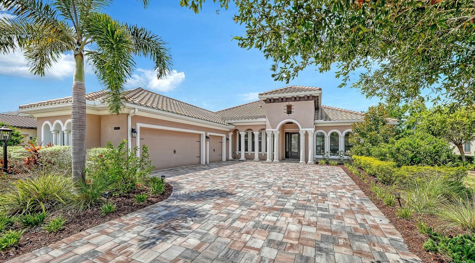 Property Photo: 16720 Berwick Terrace FL 34202