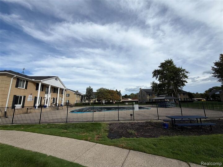 Property Photo:  34660 Huntley Drive 38  MI 48312 5078 