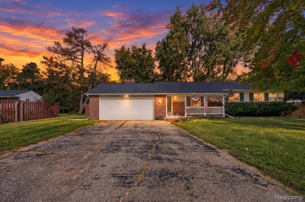 Property Photo:  9096 Carpenter Road  MI 48433 1012 