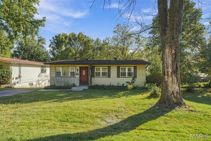 Property Photo:  486 Scenic Drive  MO 63137 