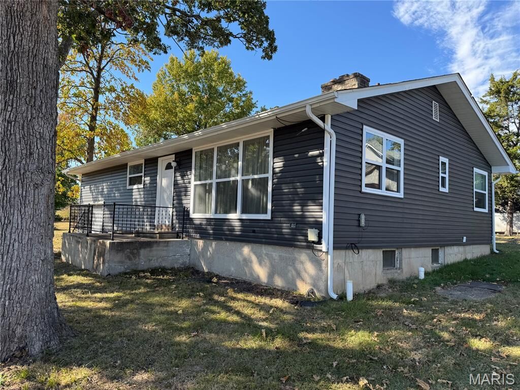 Property Photo:  11 W 6th Street  MO 63037 