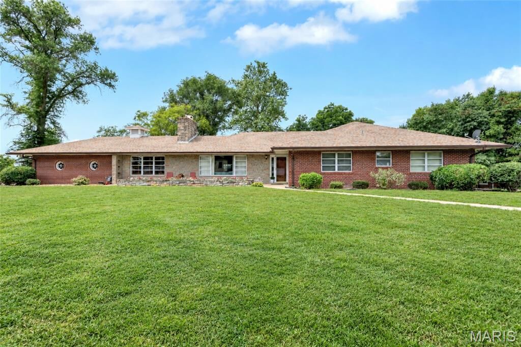 Property Photo:  113 Cuivre Street  MO 63369 
