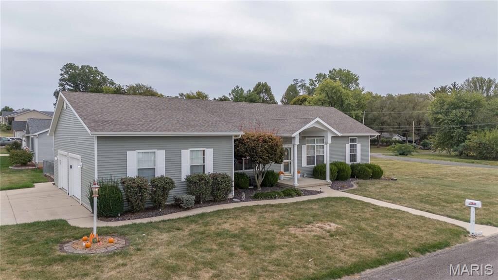 Property Photo:  120 N Rock Island Avenue  IL 62471 